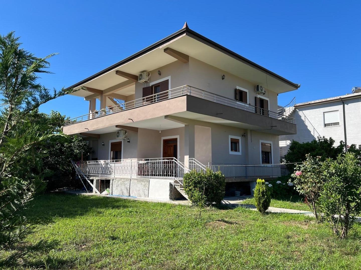 Villa Fjorentin Berat Exteriér fotografie